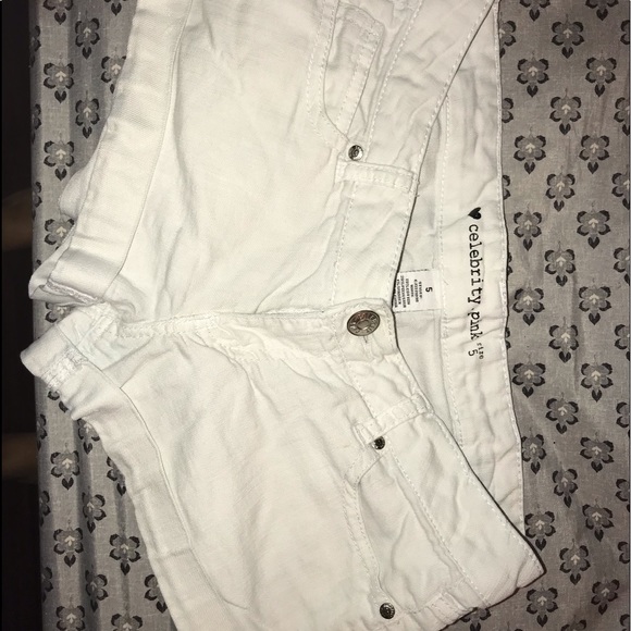 white shorts - Picture 1 of 3